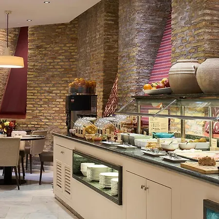 Otel Catalonia El Pilar 4*