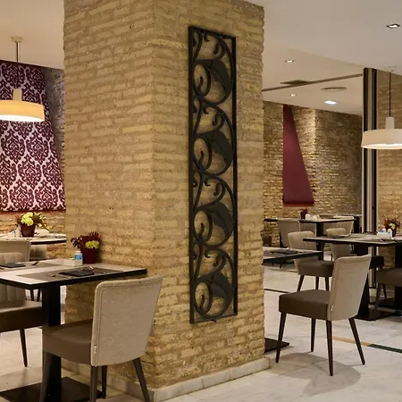 호텔 카탈로니아 엘 필라르