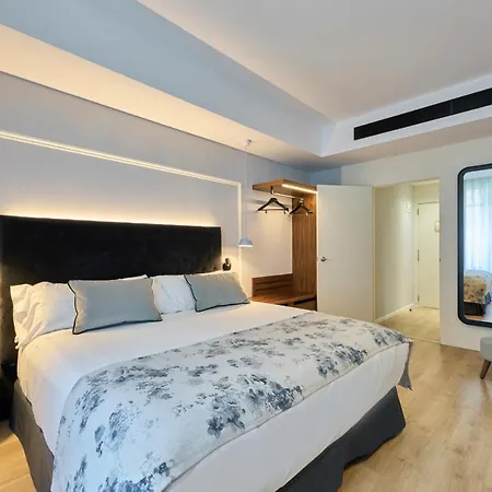 호텔 카탈로니아 엘 필라르