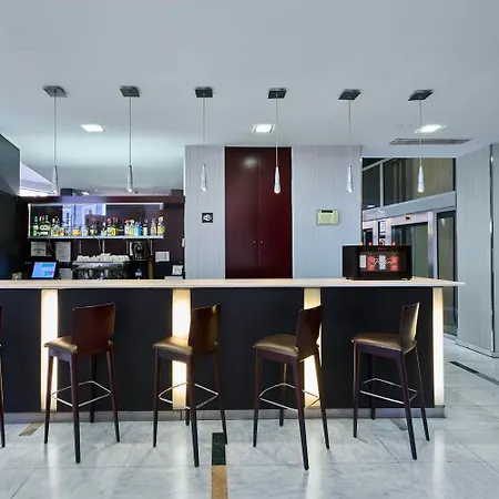 ホテル カタロニア エル ピラール サラゴサ