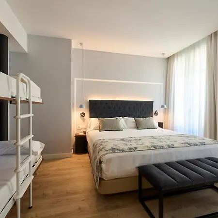 Отель Catalonia El Pilar 4*