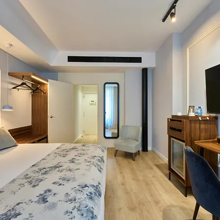Hotel Catalonia El Pilar 4*