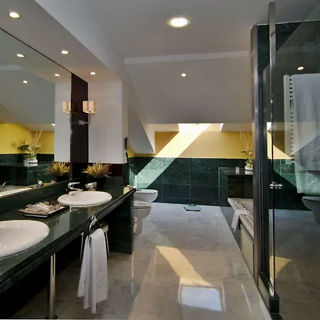 カタロニア エル ピラール ホテル 4*