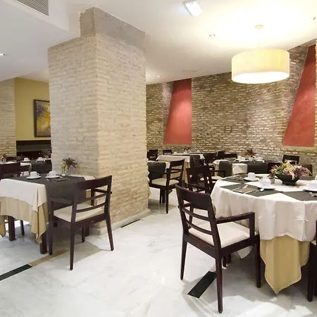 카탈로니아 엘 필라르 호텔