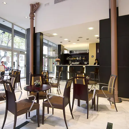 ホテル カタロニア エル ピラール 4*