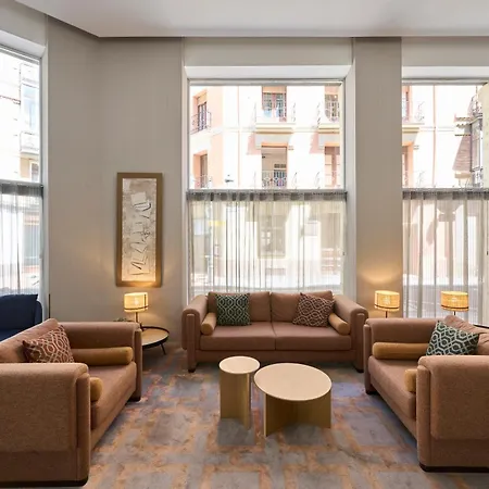 ホテル カタロニア エル ピラール 4*