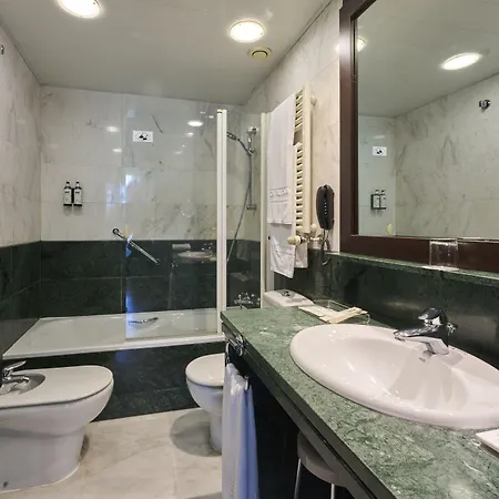 ホテル カタロニア エル ピラール サラゴサ