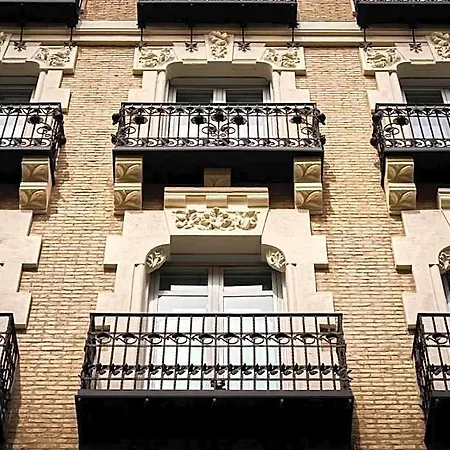 Отель Catalonia El Pilar