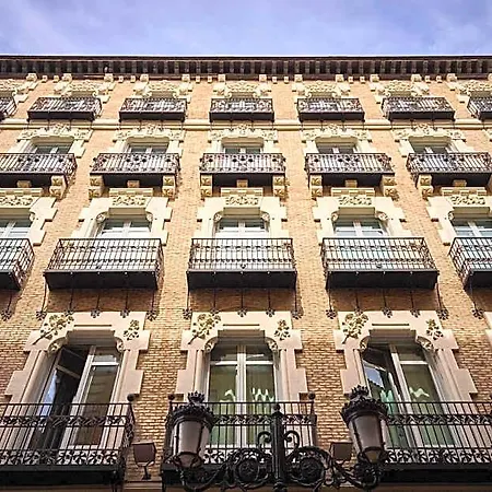 Отель Catalonia El Pilar 4*