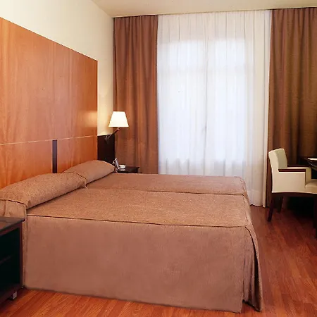 Отель Catalonia El Pilar 4*