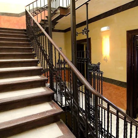 ホテル カタロニア エル ピラール 4*