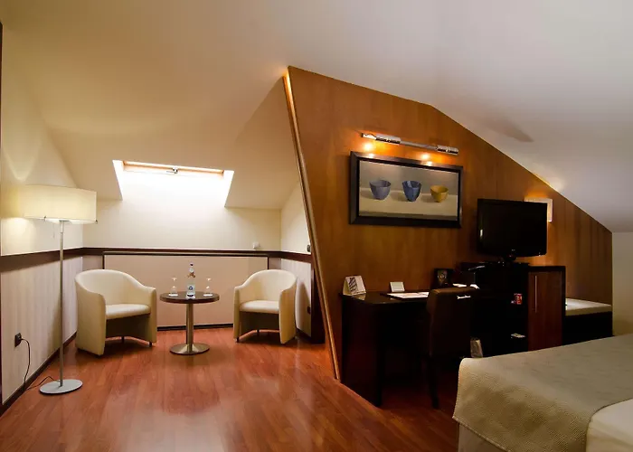 Hotel Catalonia El Pilar 4*