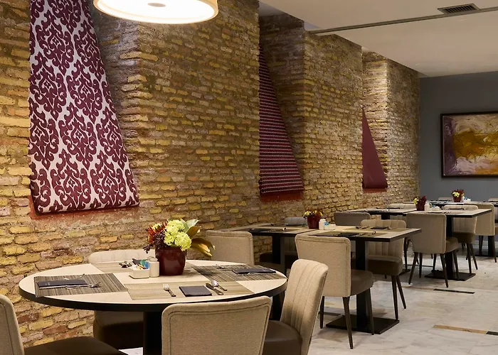 Отель Catalonia El Pilar