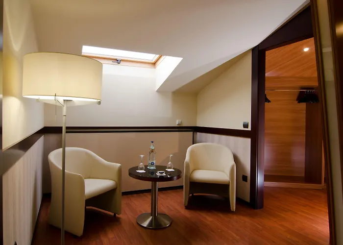 Catalonia El Pilar 4* Сарагоса