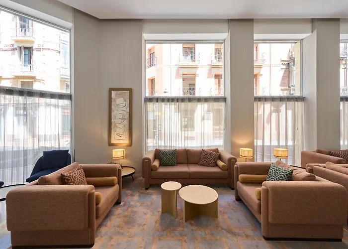 Отель Catalonia El Pilar 4*